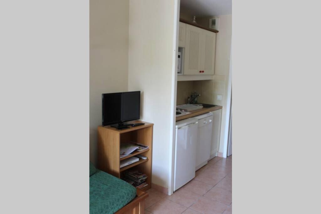 Residence Du Lac-Monflanquin Appartement Rdc Bagian luar foto